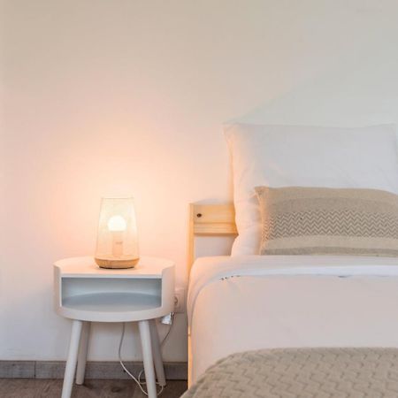 Apartment Near Metro With Parking & Balconies 릴 외부 사진