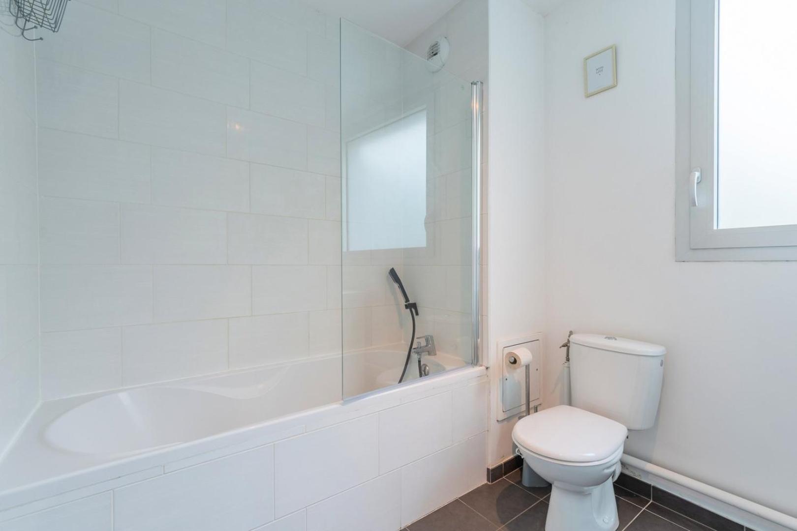 Apartment Near Metro With Parking & Balconies 릴 외부 사진