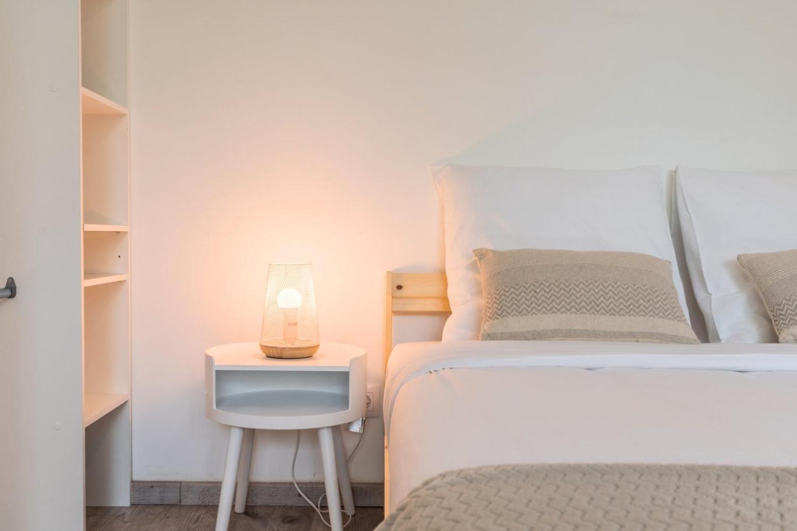 Apartment Near Metro With Parking & Balconies 릴 외부 사진